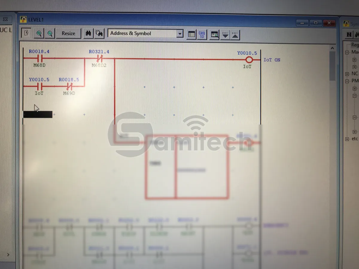 Chương trình PLC mở trên máy tính, nhánh ladder mang nhãn IoT ON hiện rõ ở trên cùng, các nhánh còn lại đã làm mờ.