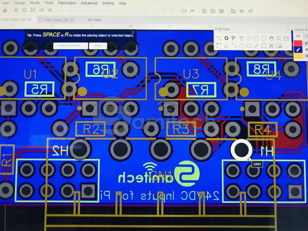 Phần mềm thiết kế mạch in hiện bo 24VDC Inputs for Pi: các hàng chân cắm, điện trở R1 tới R8 và logo Samitech.